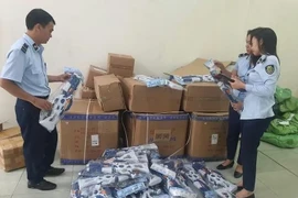 Phát hiện nhiều sản phẩm vi phạm tại cơ sở kinh doanh.