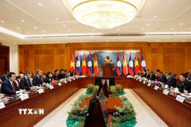 Tổng Bí thư Tô Lâm hội kiến Chủ tịch Quốc hội Lào Saysomphone Phomvihane. (Ảnh: Thống Nhất/TTXVN)