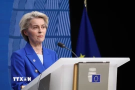 Chủ tịch Ủy ban châu Âu Ursula von der Leyen phát biểu tại Brussels, Bỉ. (Ảnh: IRNA/TTXVN)