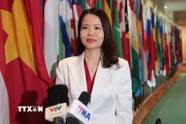 Thứ trưởng Bộ Ngoại giao Nguyễn Minh Hằng trả lời phỏng vấn báo chí thường trú tại New York. (Ảnh: Thanh Tuấn/TTXVN)