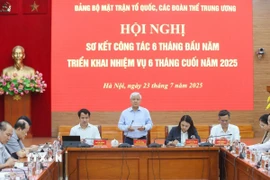 Ông Đỗ Văn Chiến, Ủy viên Bộ Chính trị, Bí thư Trung ương Đảng, Bí thư Đảng ủy Mặt trận Tổ quốc, các đoàn thể Trung ương, Chủ tịch Ủy ban Trung ương Mặt trận Tổ quốc Việt Nam chủ trì Hội nghị. (Ảnh: TTXVN phát)