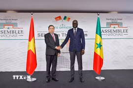 Chủ tịch Quốc hội Malick Ndiaye đón Chủ tịch Quốc hội Trần Thanh Mẫn thăm chính thức Cộng hòa Senegal. (Ảnh: Doãn Tấn/TTXVN)
