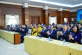 Thủ tướng Phạm Minh Chính và Chủ tịch Quốc hội Trần Thanh Mẫn cùng Đoàn đại biểu cấp cao Đảng, Nhà nước Việt Nam tham dự buổi gặp mặt. (Ảnh: Dương Giang/TTXVN)