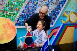 Chương trình được thiết kế để các em có thể sờ, chạm, tìm hiểu trước về sân khấu, đạo cụ và nhân vật.