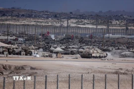 Xe quân sự Israel tại biên giới Israel-Gaza, ngày 9/10/2025. (Ảnh: THX/TTXVN)