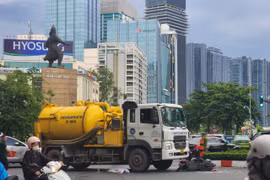 Hiện trường vụ tai nạn tại vòng xoay Công trường Mê Linh, phường Sài Gòn, Thành phố Hồ Chí Minh.