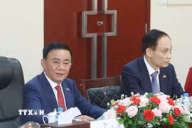 Thường trực Ban Bí thư Trần Cẩm Tú phát biểu tại cuộc hội đàm với Thường trực Ban Bí thư Trung ương Đảng Nhân dân Cách mạng Lào Vilay Lakhamphong. (Ảnh: Phương Hoa/TTXVN)
