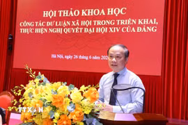 Đồng chí Phạm Tất Thắng, Ủy viên Trung ương Đảng, Phó Trưởng Ban Thường trực Ban Tuyên giáo và Dân vận Trung ương phát biểu kết luận tại Hội thảo khoa học quốc gia với chủ đề: “Công tác dư luận xã hội trong triển khai, thực hiện Nghị quyết Đại hội XIV của Đảng.” (Ảnh: Văn Điệp/TTXVN)
