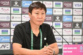 Ông Kim Sang-sik sẽ có màn đấu trí với đồng hương Lee Min Sung. (Nguồn: AFC)