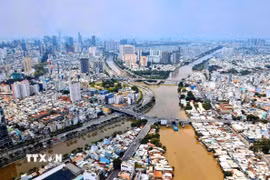 Đoạn đầu kênh Đôi (Quận 8 cũ) kết nối với kênh Tàu Hủ - Bến Nghé sau khi hoàn thành kè bờ. (Ảnh: Thanh Vũ/TTXVN)