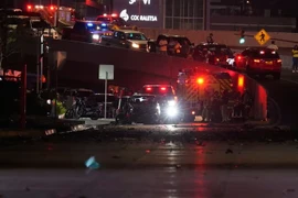 Cảnh sát tại hiện trường một vụ nổ ở Ecuador. (Nguồn: AP)