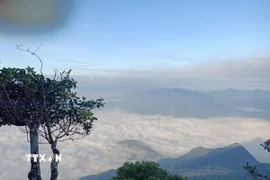 "Biển mây" nhìn từ đỉnh Pù Luông. (Ảnh: Hoa Mai/TTXVN)