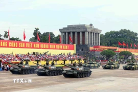 Khối xe Tăng thiết giáp diễu binh trên Quảng trường Ba Đình. (Ảnh: Phạm Kiên/TTXVN)