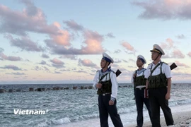 Cán bộ, chiến sỹ quần đảo Trường Sa luôn thực hiện nghiêm việc tuần tra, sẵn sàng, chủ động trong mọi tình huống. (Ảnh: Huy Khánh/Vietnam+)