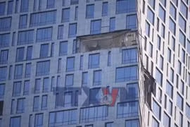 Thiết bị bay không người lái lao vào tòa nhà dân cư ở thủ đô Nga