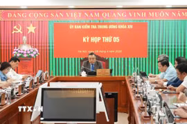 Đồng chí Trần Sỹ Thanh, Ủy viên Bộ Chính trị, Bí thư Trung ương Đảng, Chủ nhiệm Ủy ban Kiểm tra Trung ương chủ trì Kỳ họp. (Ảnh: TTXVN)