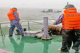Cứu hộ thành công tàu cá trôi dạt trên vùng biển Hưng Yên