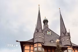 Chợ Giáng sinh ở thành phố Wernigerode, vùng Harz, bang Saxony-Anhalt. (Ảnh: Thu Hằng/TTXVN)
