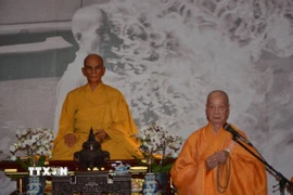 Đại lão hòa thượng Thích Trí Quảng kể về con đường tu hành của Bồ tát Thích Quảng Đức. (Ảnh: Linh Sơn/TTXVN)