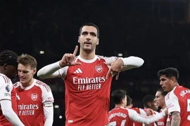 Mikel Merino tỏa sáng giúp Arsenal vững vàng ngôi đầu.