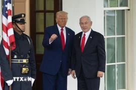 Tổng thống Mỹ Donald Trump và Thủ tướng Israel Benjamin Netanyahu tại cuộc gặp ở Nhà Trắng, Washington, D.C., ngày 7/4/2025. (Ảnh: THX/TTXVN)