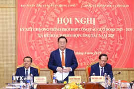 Ông Nguyễn Trọng Nghĩa, Ủy viên Bộ Chính trị, Bí thư Trung ương Đảng, Trưởng Ban Tuyên giáo và Dân vận Trung ương phát biểu tại Lễ ký kết. (Ảnh: Phương Hoa/TTXVN)