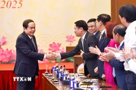 Chủ tịch Quốc hội Trần Thanh Mẫn với các đại biểu. (Ảnh: Doãn Tấn/TTXVN)