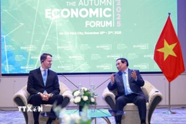 Thủ tướng Phạm Minh Chính tiếp Giám đốc điều hành Diễn đàn Kinh tế thế giới (WEF) Stephan Mergenthaler. (Ảnh: Dương Giang/TTXVN)