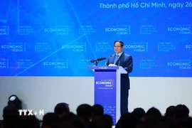 Thủ tướng Phạm Minh Chính phát biểu tại Diễn đàn Kinh tế mùa thu 2025. (Ảnh: Dương Giang/TTXVN)