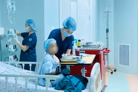 Bệnh nhi hồi phục sau khi được các bác sỹ ghép tủy thành công. (Ảnh: Bệnh viện cung cấp)