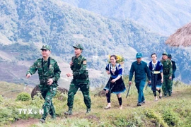 Là tỉnh biên giới với hơn 265 km đường biên tiếp giáp Trung Quốc, Lai Châu luôn xác định giữ vững chủ quyền, an ninh biên giới là trách nhiệm chung của cả hệ thống chính trị và mỗi người dân. (Ảnh: TTXVN phát)