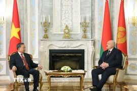 Tổng Bí thư Tô Lâm hội đàm hẹp với Tổng thống Belarus Aleksandr Lukashenko. (Ảnh: Thống Nhất/TTXVN)