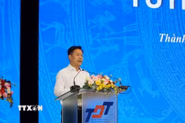 Thứ trưởng Bộ Giáo dục và Đào tạo Lê Quân phát biểu tại Hội nghị. (Ảnh: Thu Hoài/TTXVN)