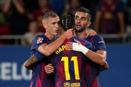 Barcelona bám đuổi Real Madrid sau trận thắng Getafe.