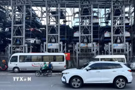 Điểm đỗ xe thông minh trên phố Lê Văn Lương (Hà Nội). (Ảnh: Quốc Lũy/TTXVN)