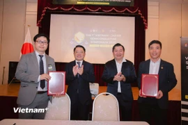 Hội nghị chứng kiến lễ ký các Biên bản Ghi nhớ hợp tác (MOU) giữa các đối tác Việt Nam và Nhật Bản trong lĩnh vực bán dẫn. (Ảnh: Nguyễn Tuyến/Vietnam+)