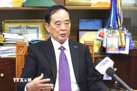 Chủ tịch Hội Khmer-Việt Nam tại Campuchia Sim Chy đánh giá cao vai trò của TTXVN trong việc kết nối bà con kiều bào với quê hương Việt Nam. (Ảnh: Hoàng Minh/TTXVN)