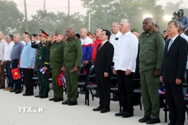 Quan khách tham dự sự kiện. (Ảnh: Việt Hùng/TTXVN)