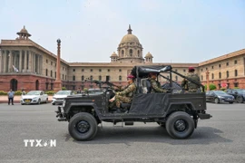 Binh sỹ Ấn Độ tuần tra tại thủ đô New Delhi ngày 10/5/2025. (Ảnh: ANI/TTXVN)
