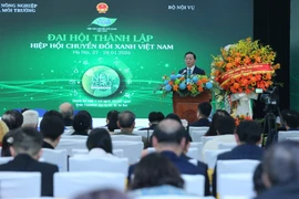 Phó Thủ tướng Trần Hồng Hà dự Đại hội đại biểu lần thứ I, nhiệm kỳ 2026-2030 của Hiệp hội Chuyển đổi xanh Việt Nam. (Nguồn: Báo Chính phủ)