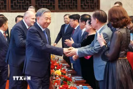 Tổng Bí thư Tô Lâm dự Chương trình giao lưu nghệ thuật "Tâm hồn Nga trong lòng Việt Nam." (Ảnh: Phạm Kiên/TTXVN)