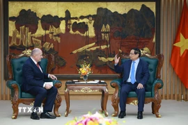 Thủ tướng Phạm Minh Chính tiếp Bộ trưởng Bộ Tình trạng khẩn cấp Liên bang Nga Aleksandr Kurenkov. (Ảnh: Dương Giang/TTXVN)