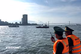 Bộ đội Biên phòng sẵn sàng nhân lực, phương tiện bảo đảm an toàn khu vực biên giới biển và vị trí tổ chức Lễ hội pháo hoa Quốc tế Đà Nẵng 2025. (Ảnh: Thanh Phong/Vietnam+)