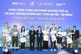 Đà Nẵng đón chuyến bay trực tiếp chở đoàn du khách đến từ Trung Quốc sau nhiều năm gián đoạn vào tháng 10/2025. (Ảnh: Thanh Phong/Vietnam+)