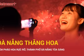 Hệ thống LED toàn phần kết hợp với kịch bản sân khấu công phu đưa khán giả hoà mình với ca khúc “Tỉnh thức sau giấc ngủ đông”.