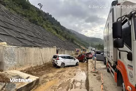 Tai nạn giao thông liên hoàn tại cao tốc La Sơn - Hòa Liên. (Ảnh: PV/Vietnam+)