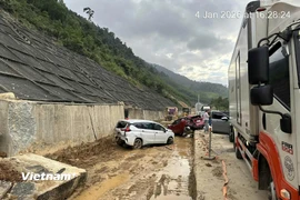 Tai nạn giao thông liên hoàn tại cao tốc La Sơn - Hòa Liên. (Ảnh: PV/Vietnam+)