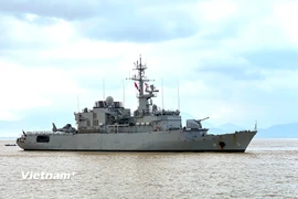 Cận cảnh tàu tuần dương Hải quân Pháp cập cảng Tiên Sa thăm hữu nghị Đà Nẵng