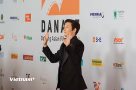 Tài tử điện ảnh Hàn Quốc Ji Chang Wook xuất hiện đầy bảnh bao trên thảm đỏ Liên hoan phim châu Á Đà Nẵng lần thứ 4 (DANAFF IV). (Ảnh: Thanh Phong/Vietnam+)