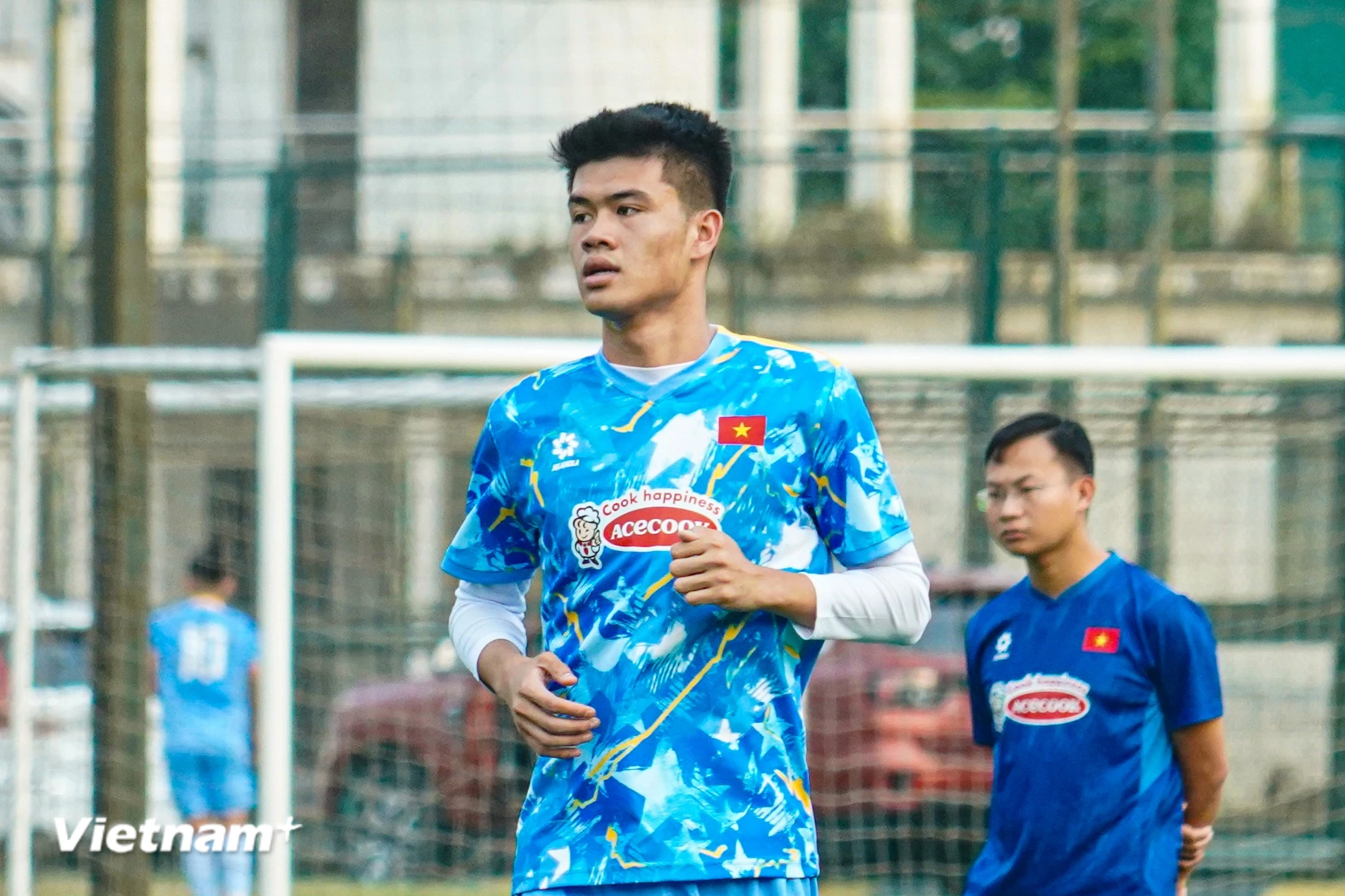 Đình Quang Kiệt: Cầu thủ 1m95 tự tin chống bóng bổng tại giải CFA Team China